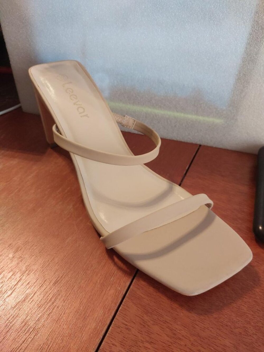 NEW ! Leevar Square Toe Block Heel Sandals Beige Slip On Strappy Size 9.5 B